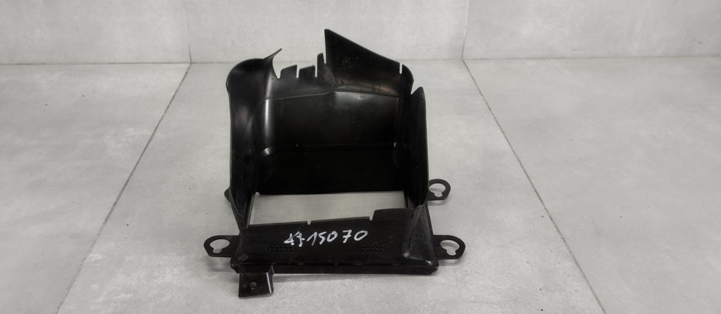 Usisnik Prowadnica zraka lijevi Audi Q8 / Q7 18- 4M8121333 / 4M0121333