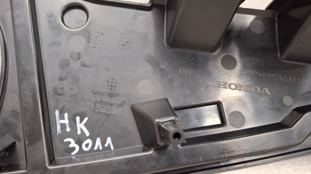 Maska (grill) Wzmocnienie a Mocowanie desna Acura ZDX USA 24- 85159898 RH