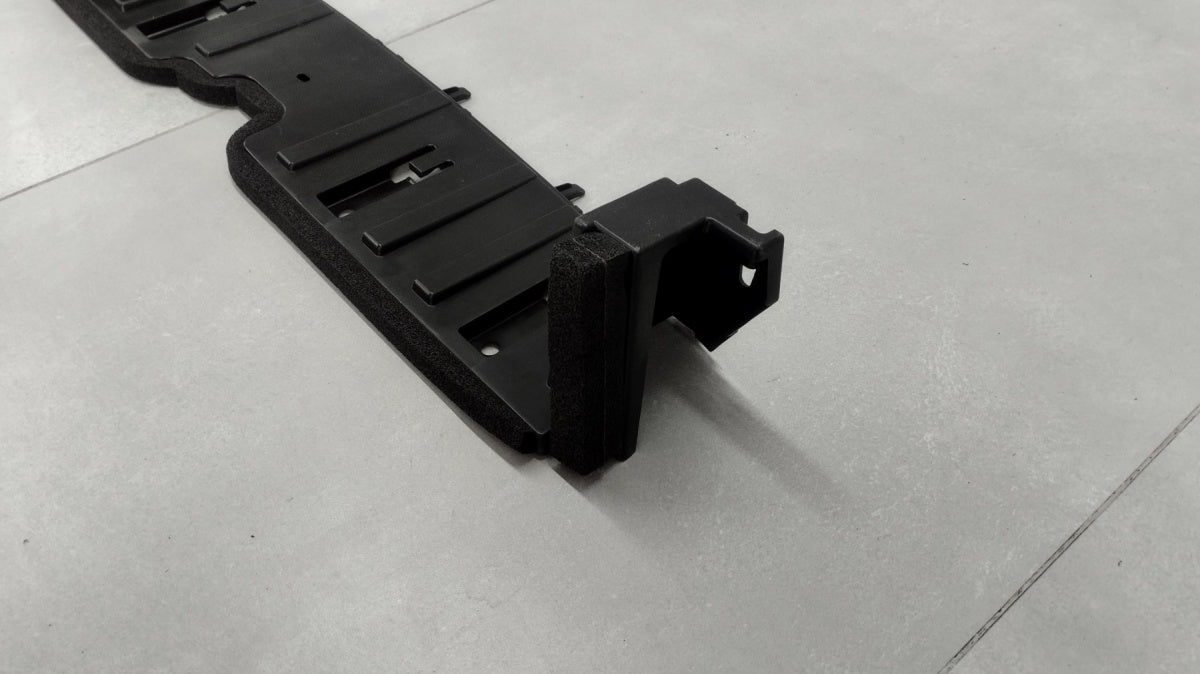Absorber Amortyzator zderzaka przedniego Toyota Prius+ 2015-2020 TY4271612