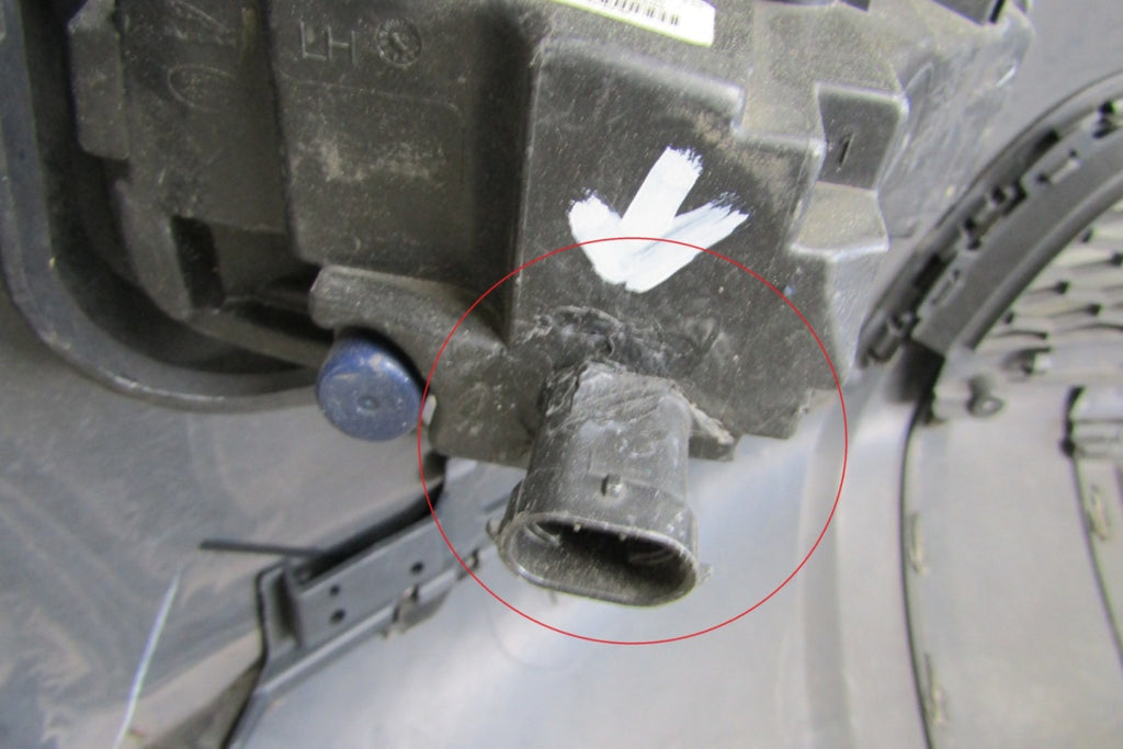 Prednji branik LAND ROVER DISCOVERY SPORT L550 14-18