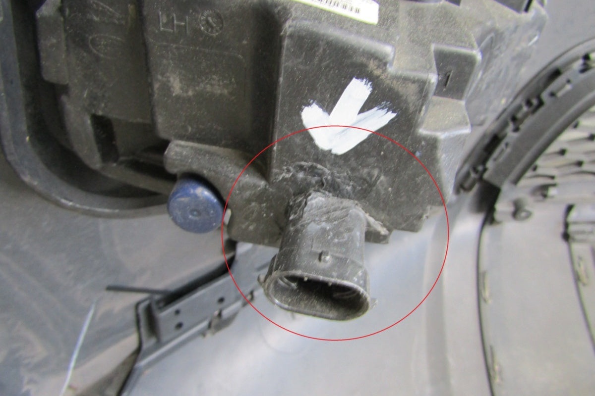 Prednji branik LAND ROVER DISCOVERY SPORT L550 14-18