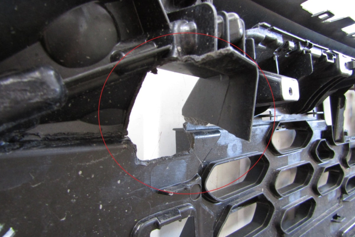 Prednji branik Audi E Tron 4KE Lift 23-