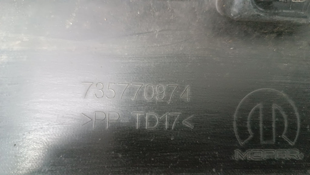 Zadnji branik Jeep Avenger 22-