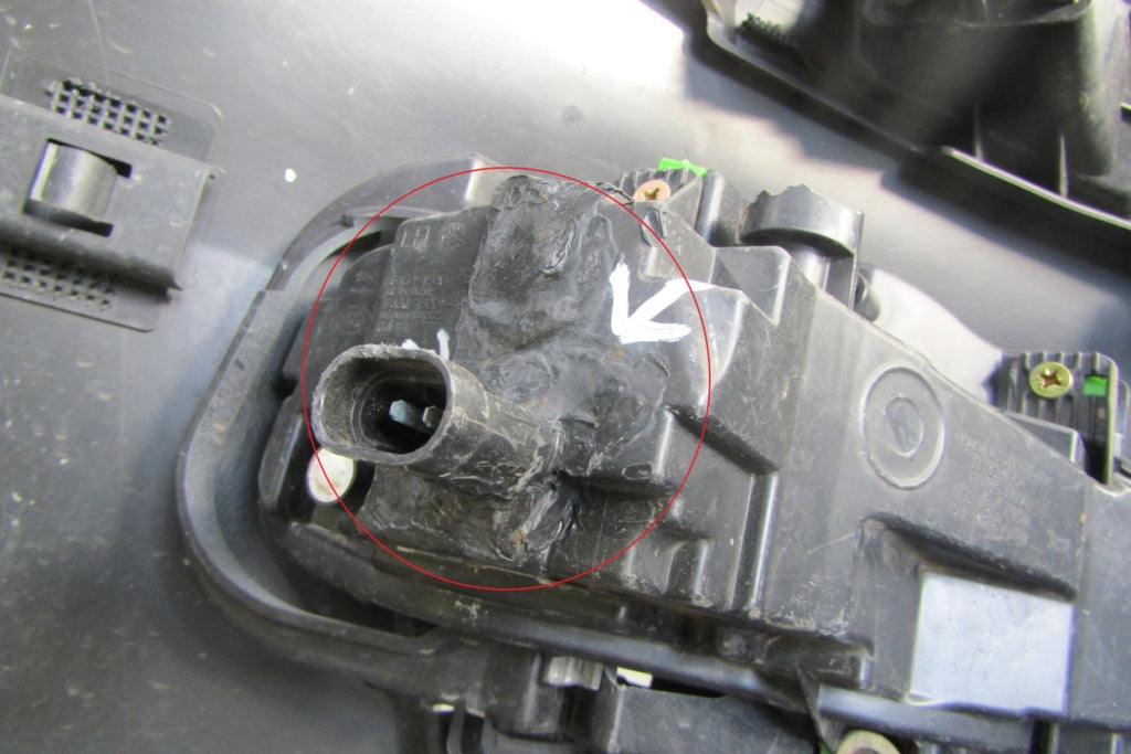 Prednji branik LAND ROVER DISCOVERY SPORT L550 14-18