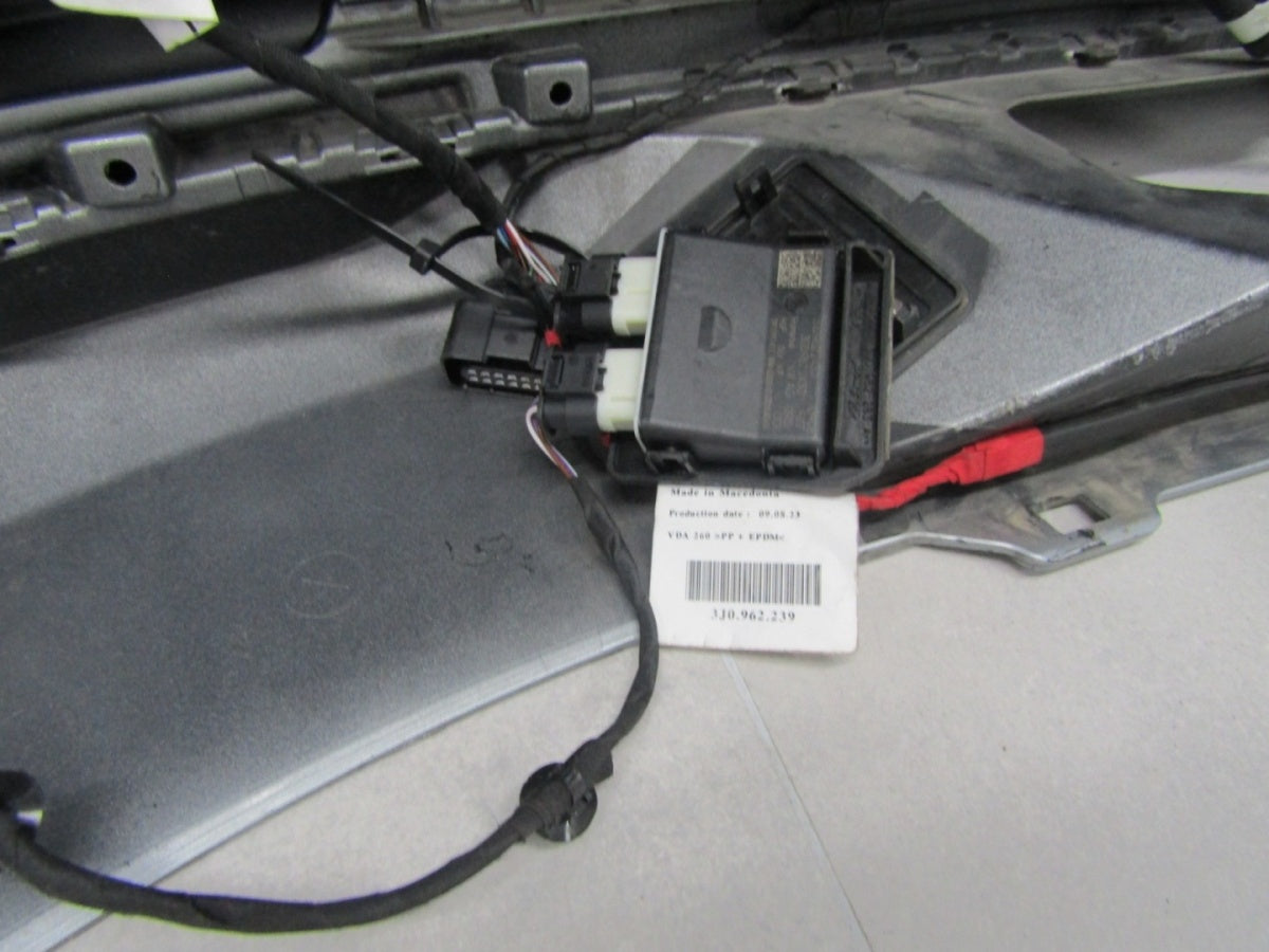 Zadnji branik VW PASSAT B9 3J0 KOMBI VARIANT 24-