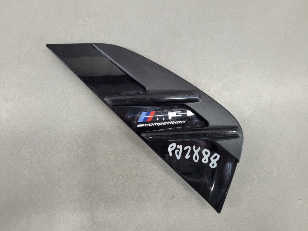 Rešetka Zaślepka lajsna błotnika desna prednja Bmw M3 G80 G81 Lift LCI 23-