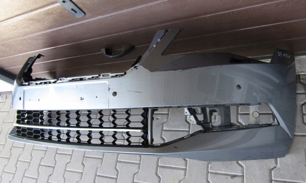 Prednji branik SKODA SUPERB III 3 3V0 15- (PŁYTAX 2)