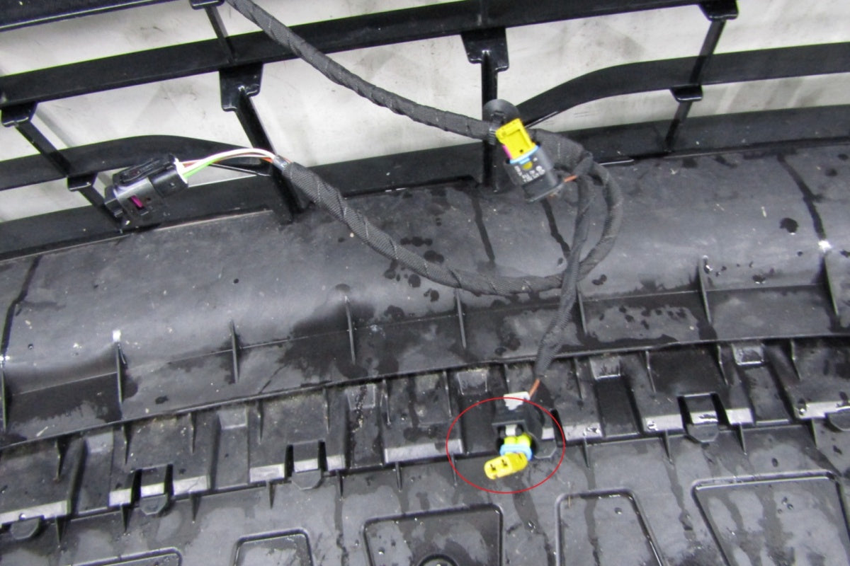 Prednji branik VW Passat B9 3J0 24-