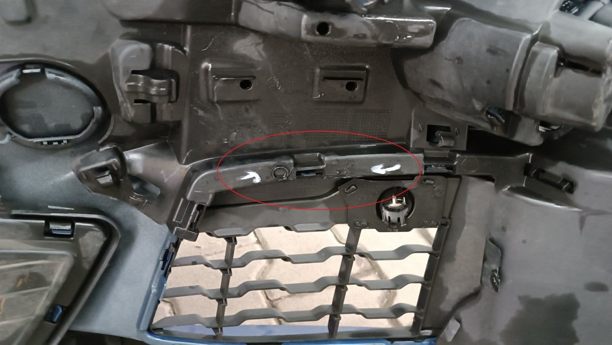 Prednji branik BMW X1 F48 M paket 15-18 / + 1x halogen