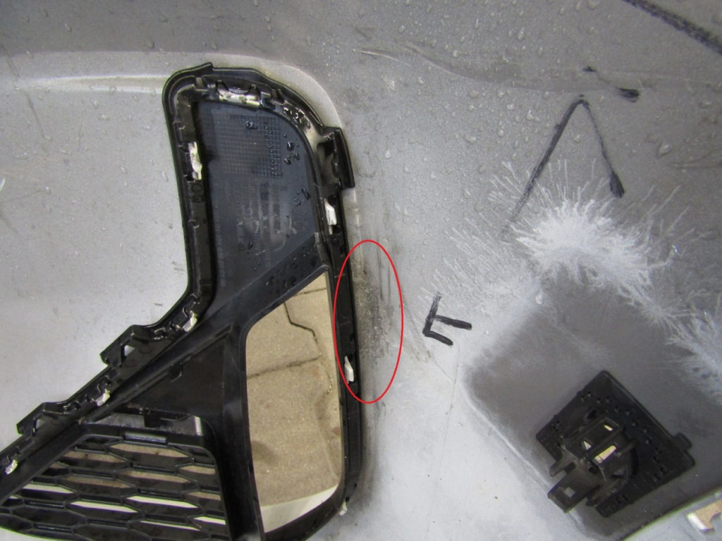 Prednji branik BMW X1 U11 M paket 22-