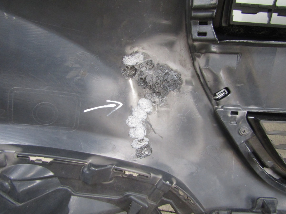 Prednji branik Peugeot 208 Lift 15-19