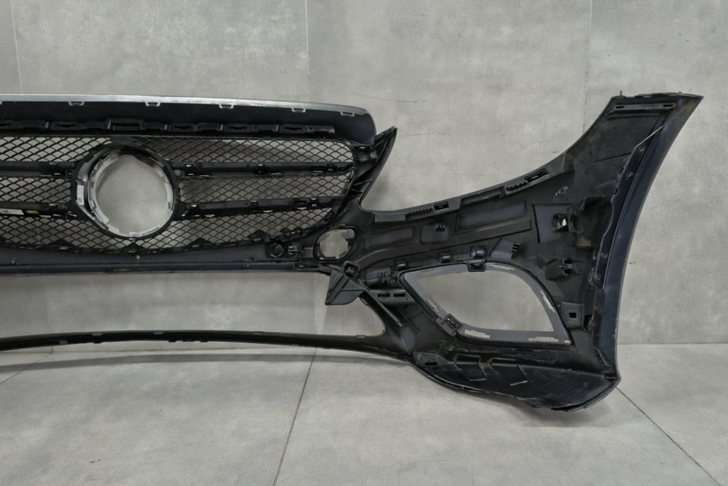 Prednji branik Mercedes C-Klasa W205 Lift 18-21 / + klizači