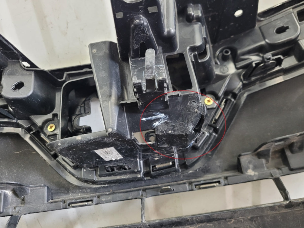 Prednji branik Toyota Corolla E21 XII Sedan 18-