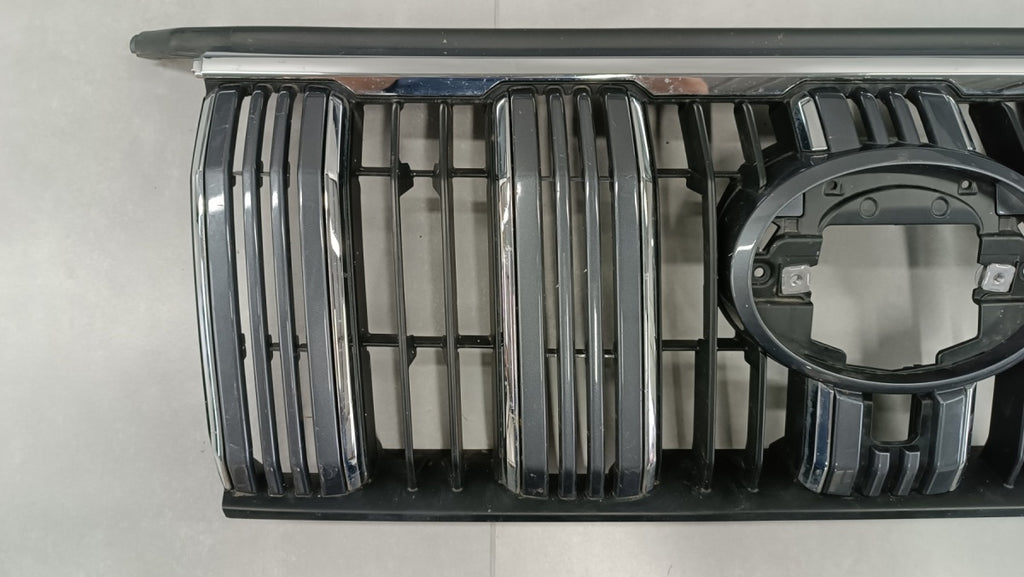 Prednji branik Toyota Land Cruiser J150 Lift 18- / + grill