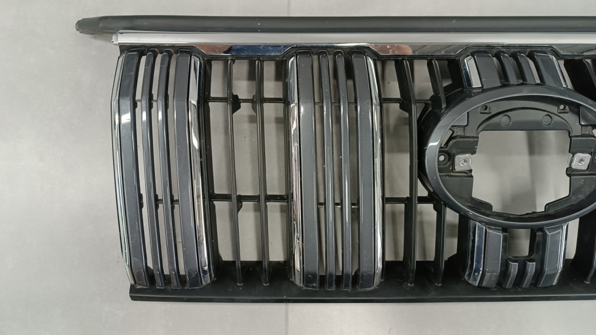 Prednji branik Toyota Land Cruiser J150 Lift 18- / + grill