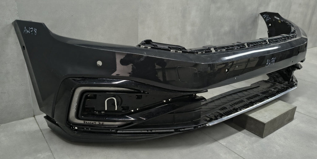 Prednji branik VW Passat B8 GTE Lift 19- /+ ploča + led