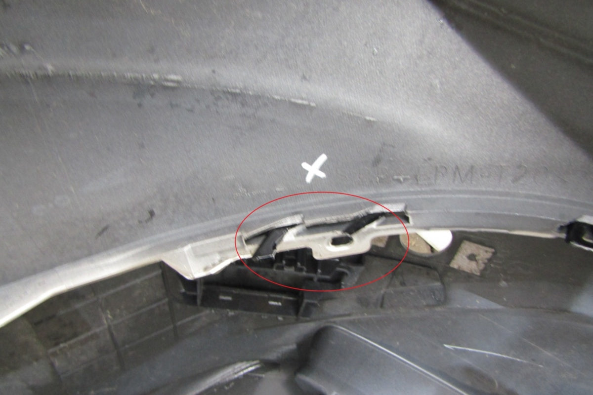 Zadnji branik Nissan Ariya 22-