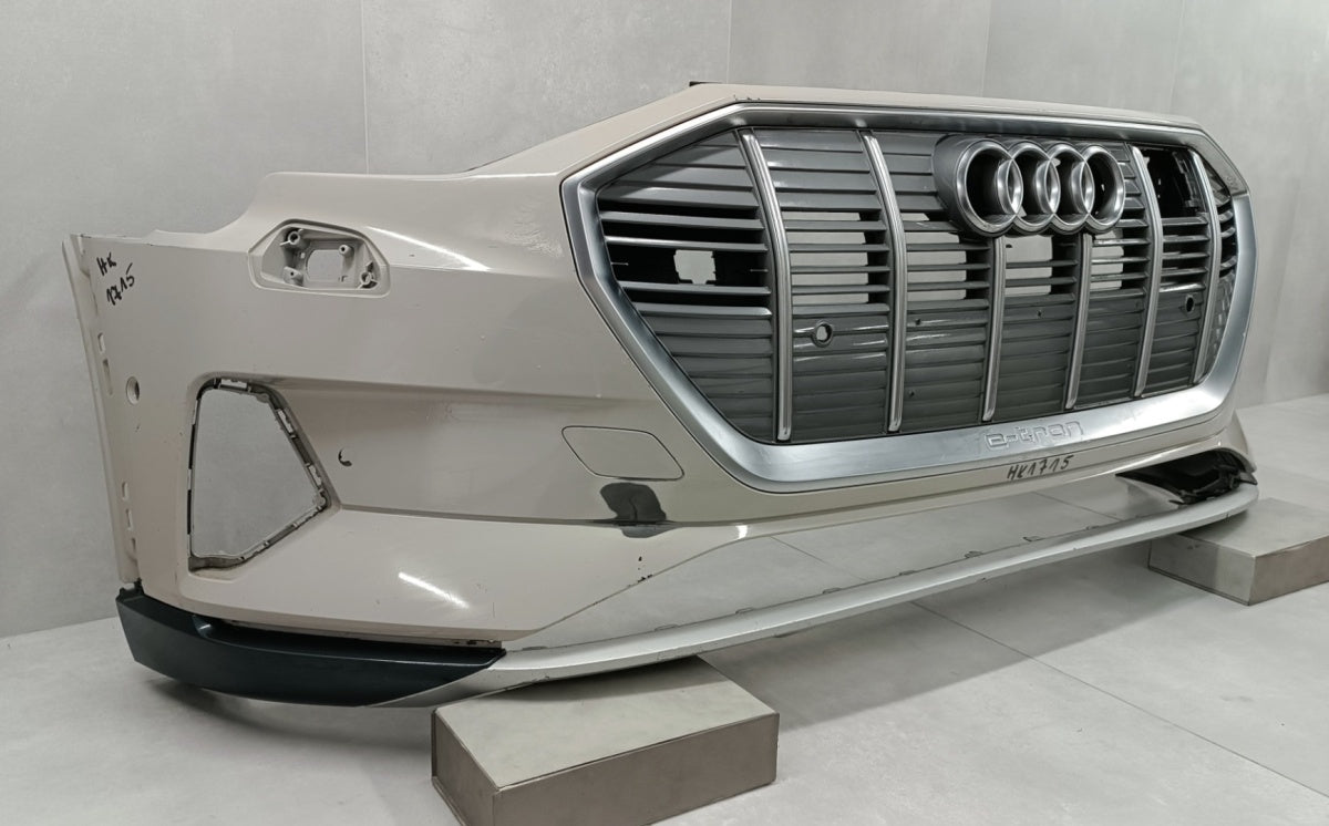 Prednji branik Audi E TRON Etron 4KE 18-22