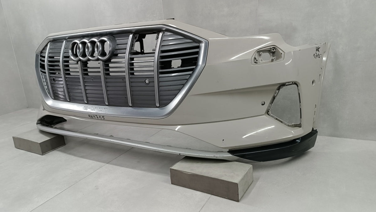 Prednji branik Audi E TRON Etron 4KE 18-22