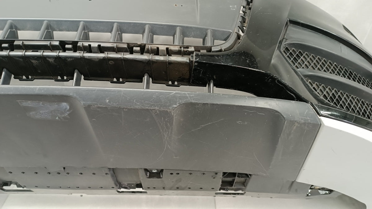 Prednji branik Audi Q3 8U0 11-14 / + 2 halogeny