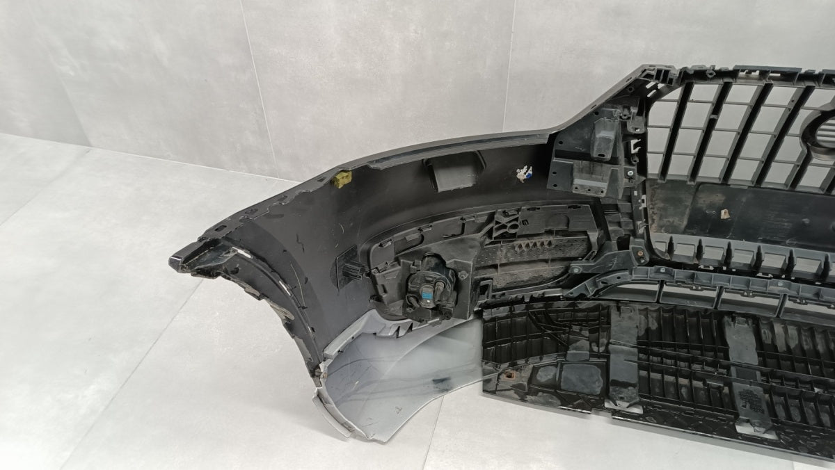 Prednji branik Audi Q3 8U0 11-14 / + 2 halogeny