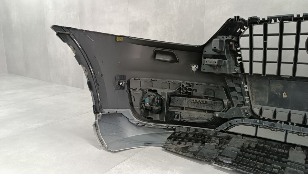 Prednji branik Audi Q3 8U0 11-14 / + 2 halogeny
