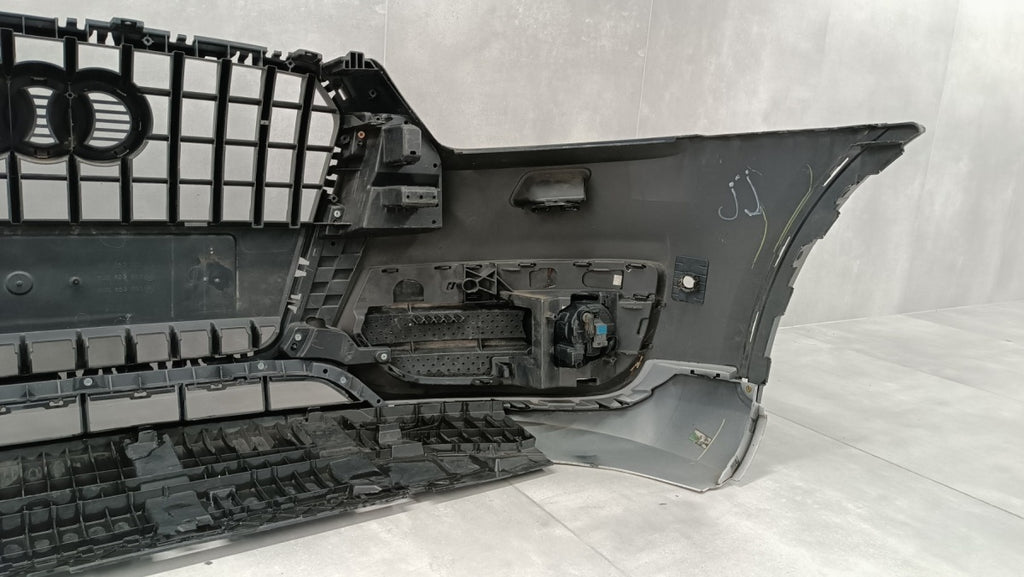 Prednji branik Audi Q3 8U0 11-14 / + 2 halogeny