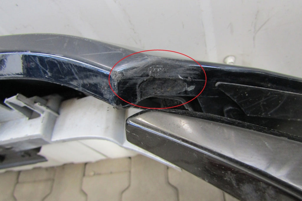 Prednji branik Mazda 3 IV Sedan 19-