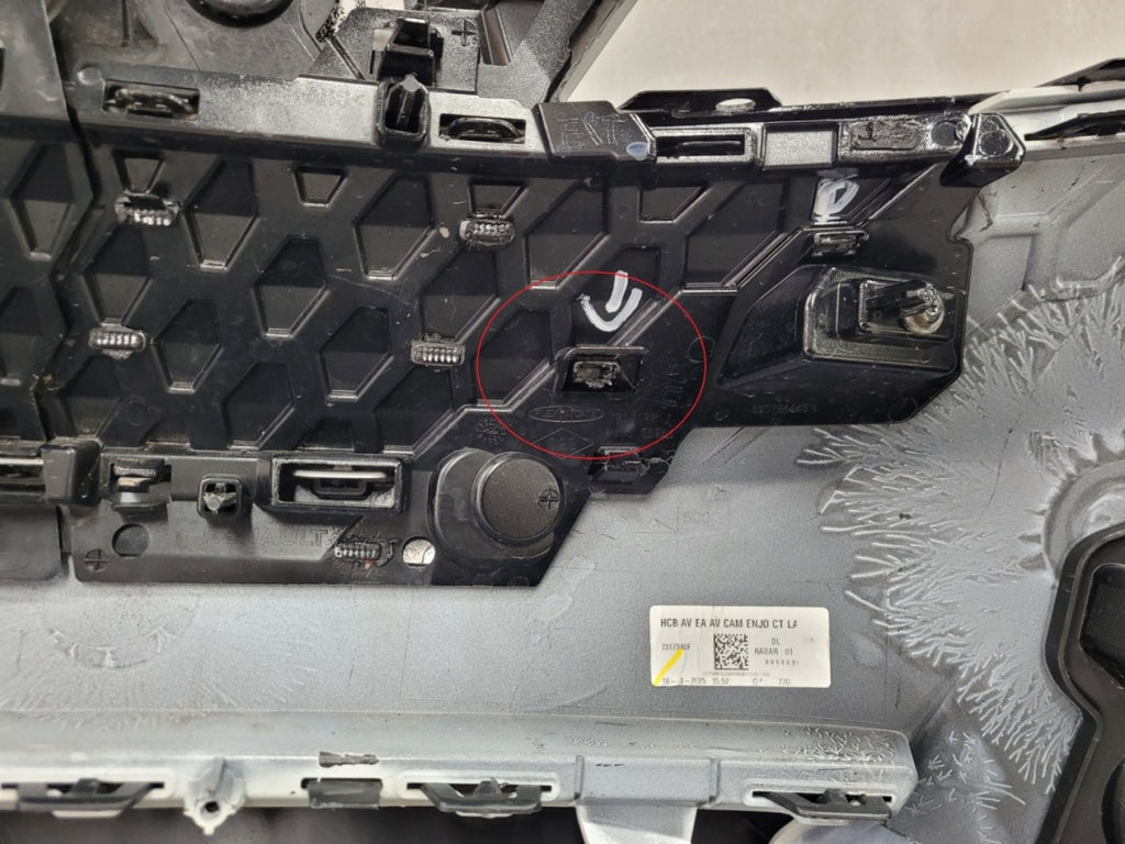 Prednji branik RENAULT SCENIC 5 V E-Tech 24-