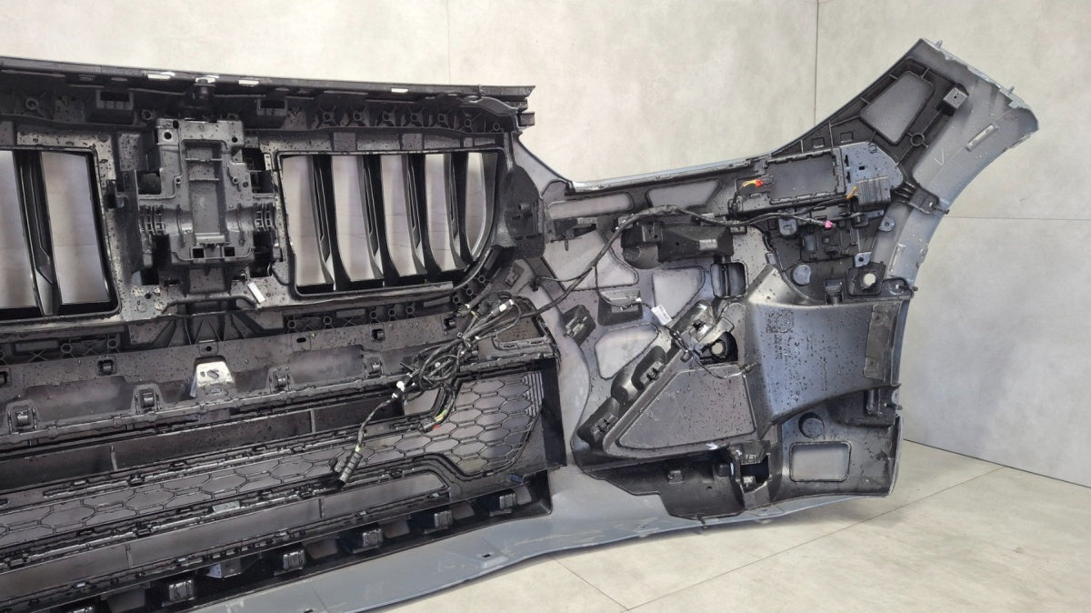 Prednji branik BMW X1 U11 M paket 22-