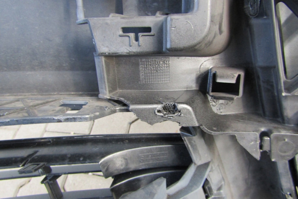 Prednji branik Audi Q7 4L0 S-Line 05-09