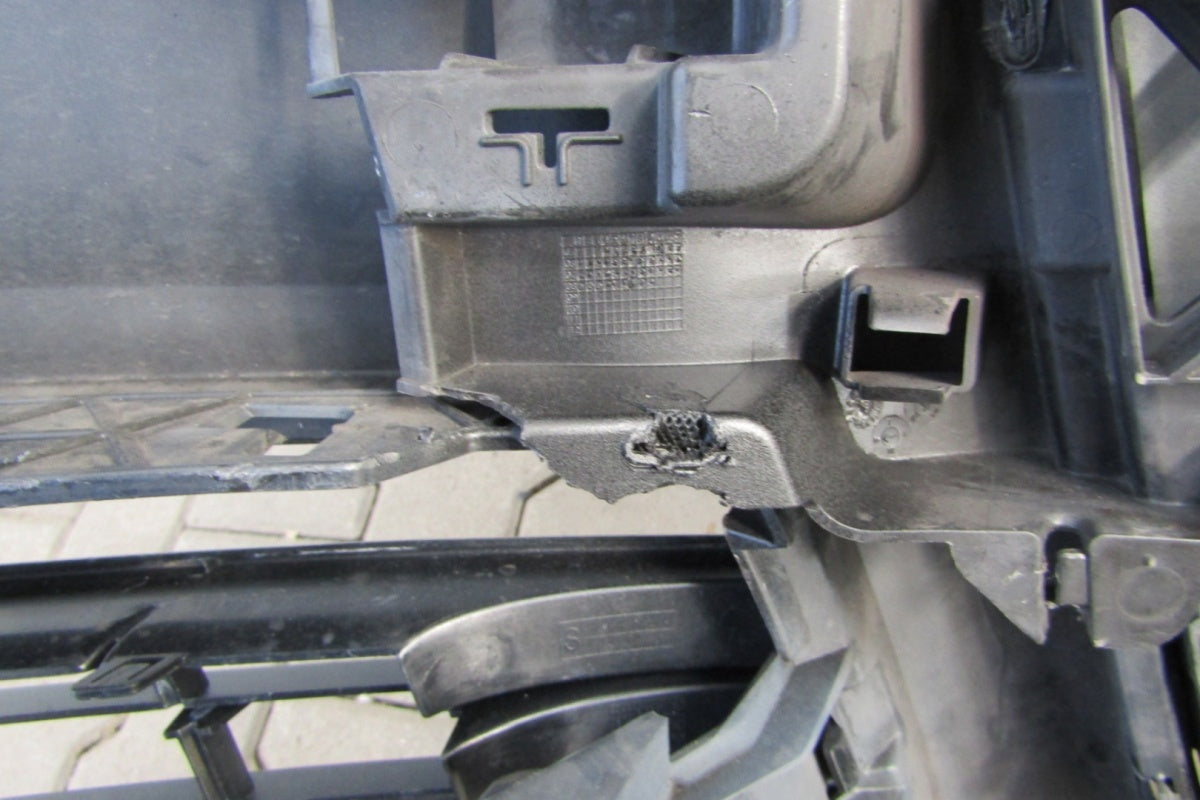 Prednji branik Audi Q7 4L0 S-Line 05-09