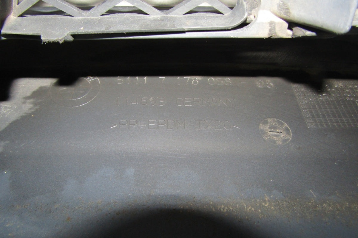 Prednji branik BMW 5 E60 E61 Lift LCI 07-10