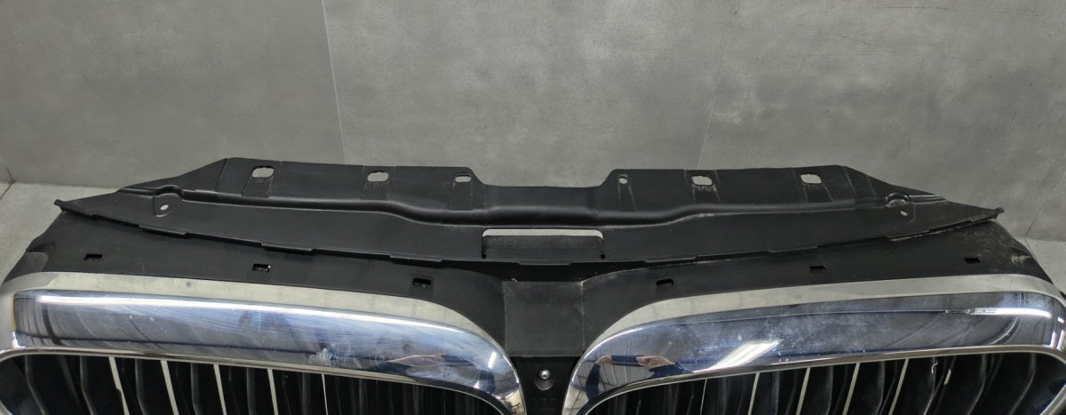 Prednji branik BMW 5 G30 G31 M paket 17-20