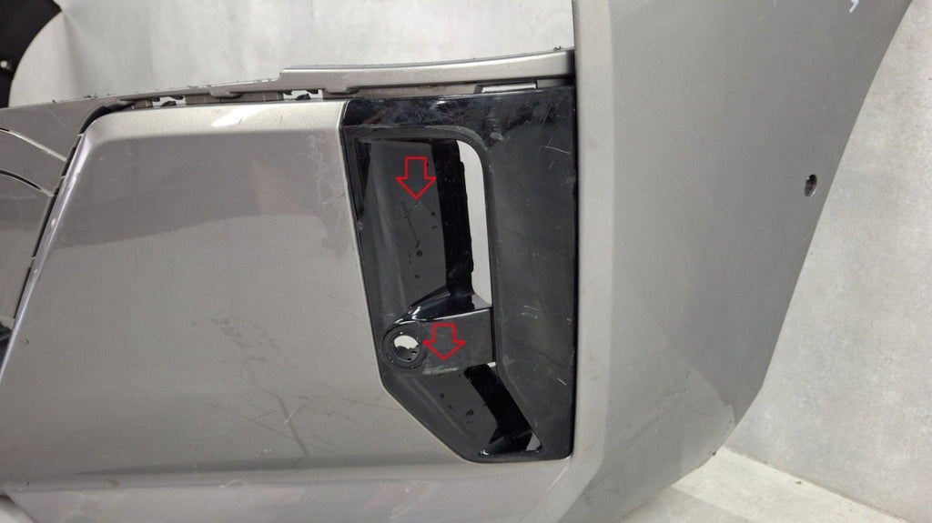 Prednji branik BMW 7 G70 M paket 22-25