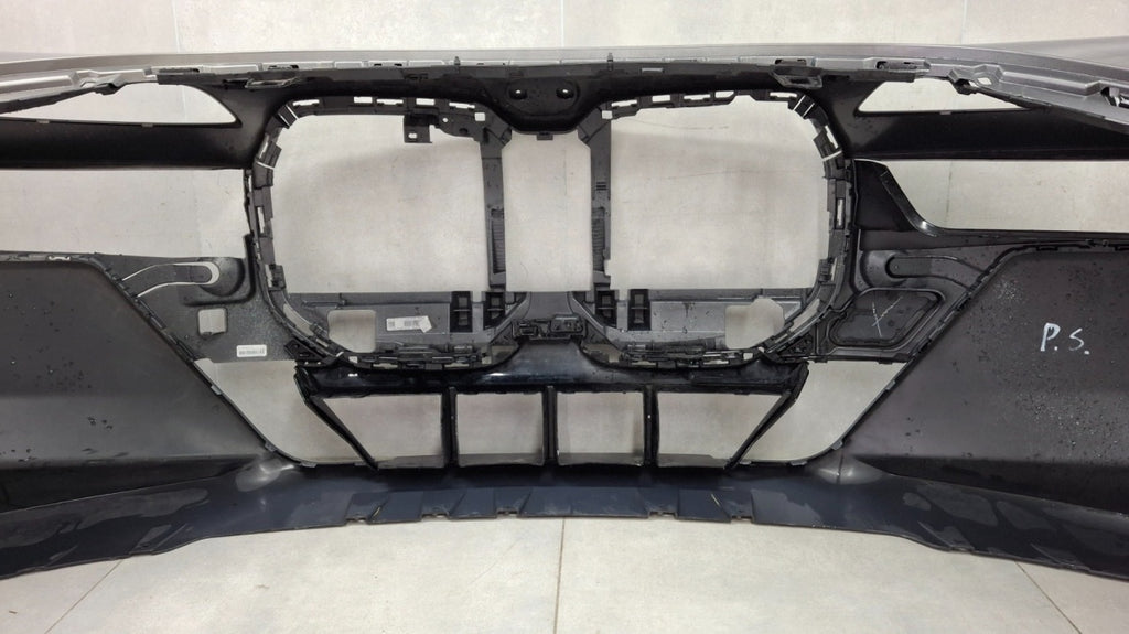 Prednji branik BMW 7 G70 M paket 22-25