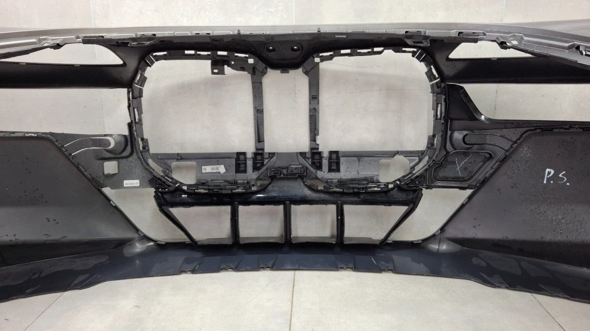 Prednji branik BMW 7 G70 M paket 22-25