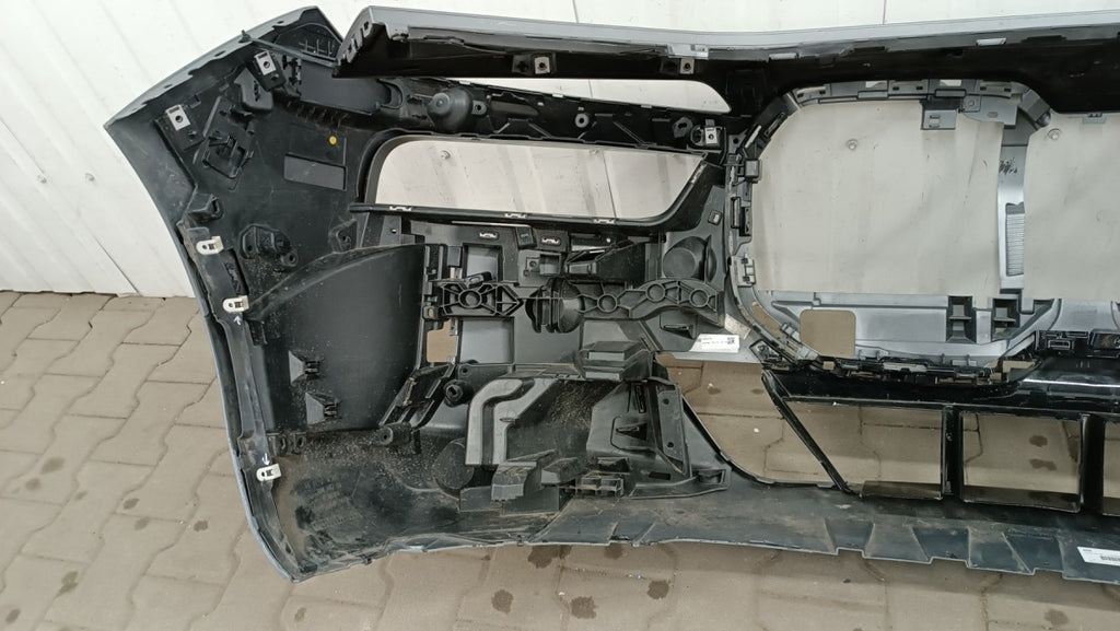 Prednji branik BMW 7 G70 M paket 22-