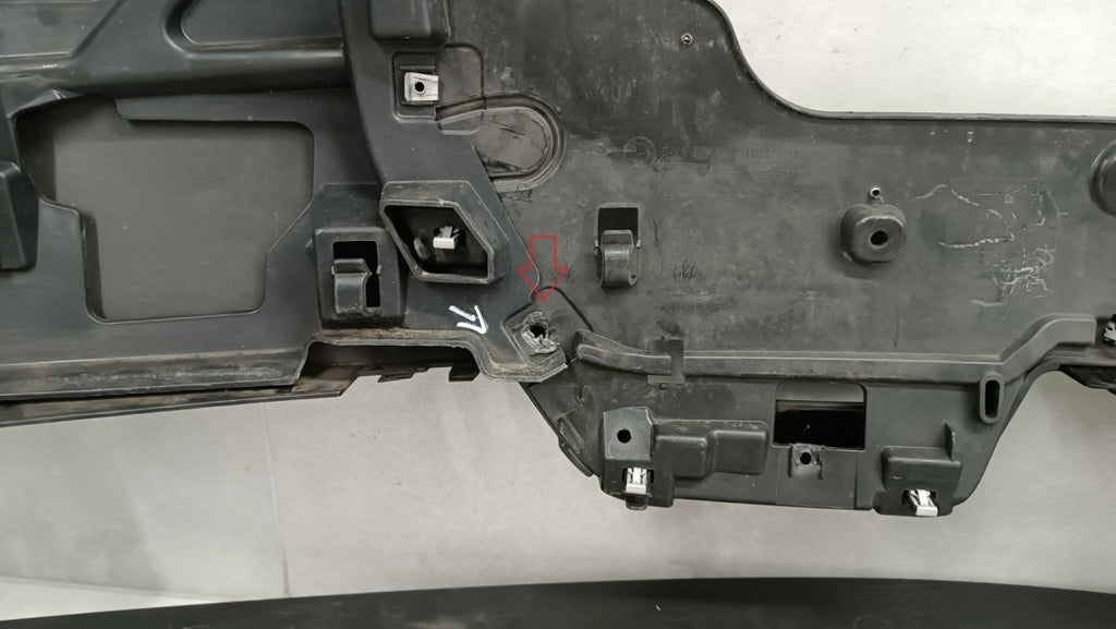 Prednji branik BMW IX M60 Basic 21-25