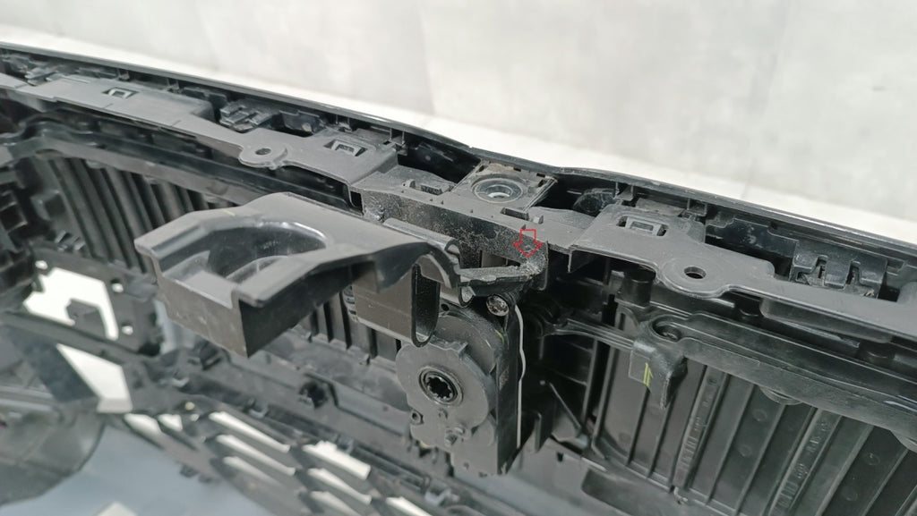 Prednji branik BMW 3 G20 G21 M-paket Lift LCI 22- /+ Roleta / + ślizgi