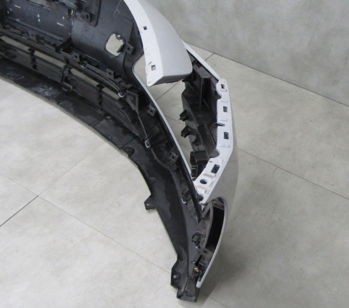 Prednji branik BYD Seal 22-