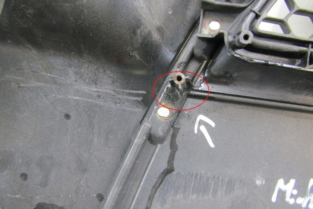 Prednji branik Mitsubishi Lancer VIII X HB 08-