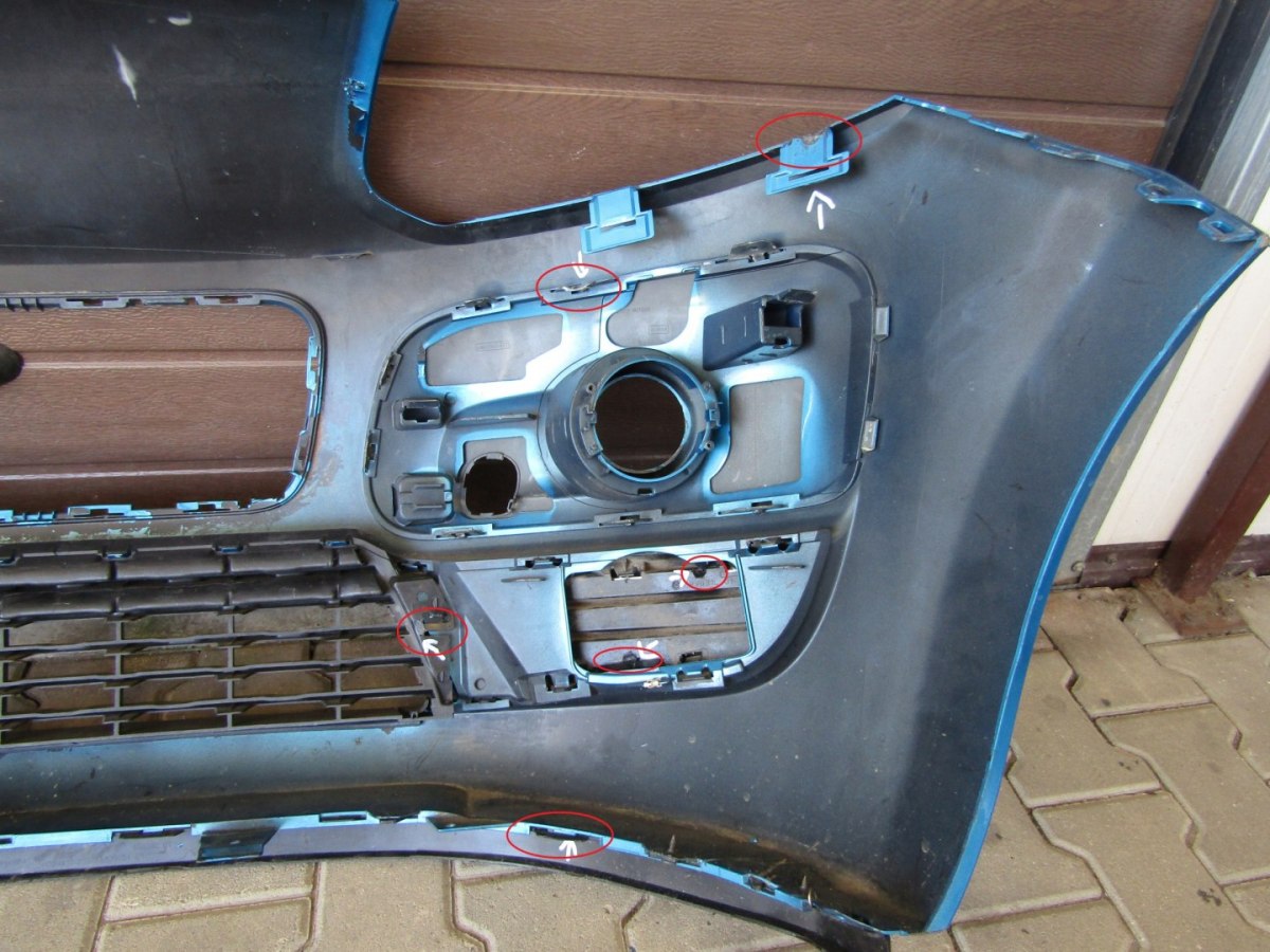 Prednji branik Citroen C3 Picasso 08-12
