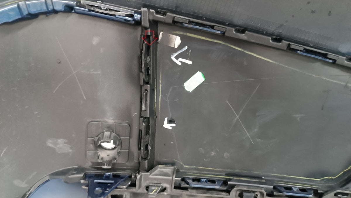 Zadnji branik BMW iX I20 M paket M-paket 21- /+ wiązka