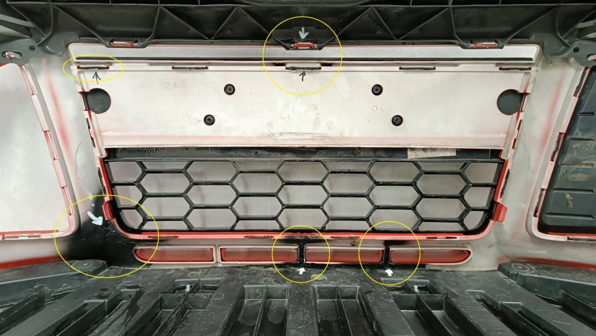 Prednji branik Ford Focus MK3 III ST-line 10-14 / + osłona