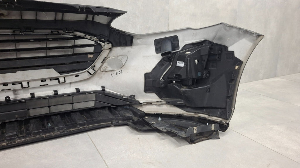 Prednji branik Ford Focus MK4 IV 18-22 / + halogeny
