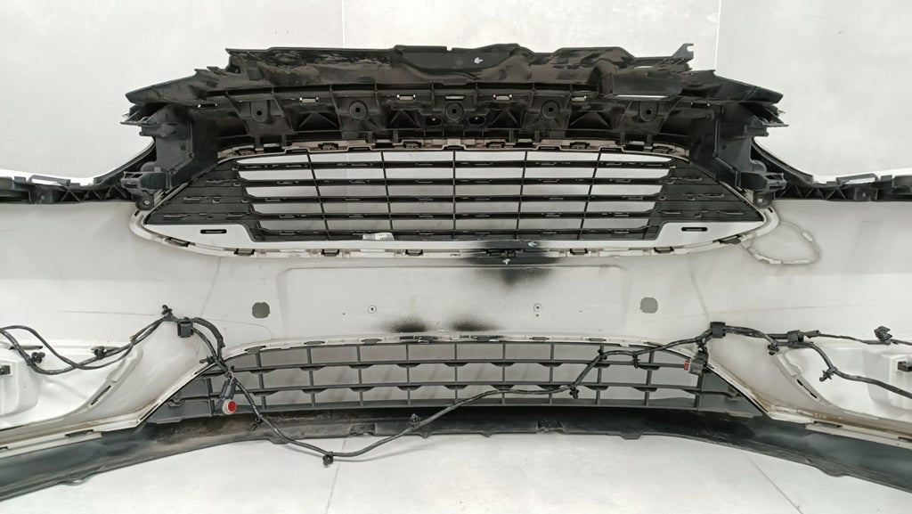 Prednji branik Ford Focus Mk3 III Lift 14- / + 6x PDC + wiązka + 2x halogen