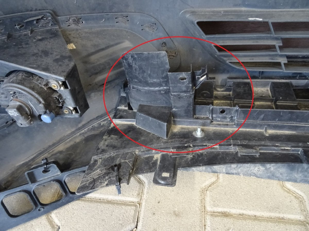 Prednji branik Ford Transit Courier 13-