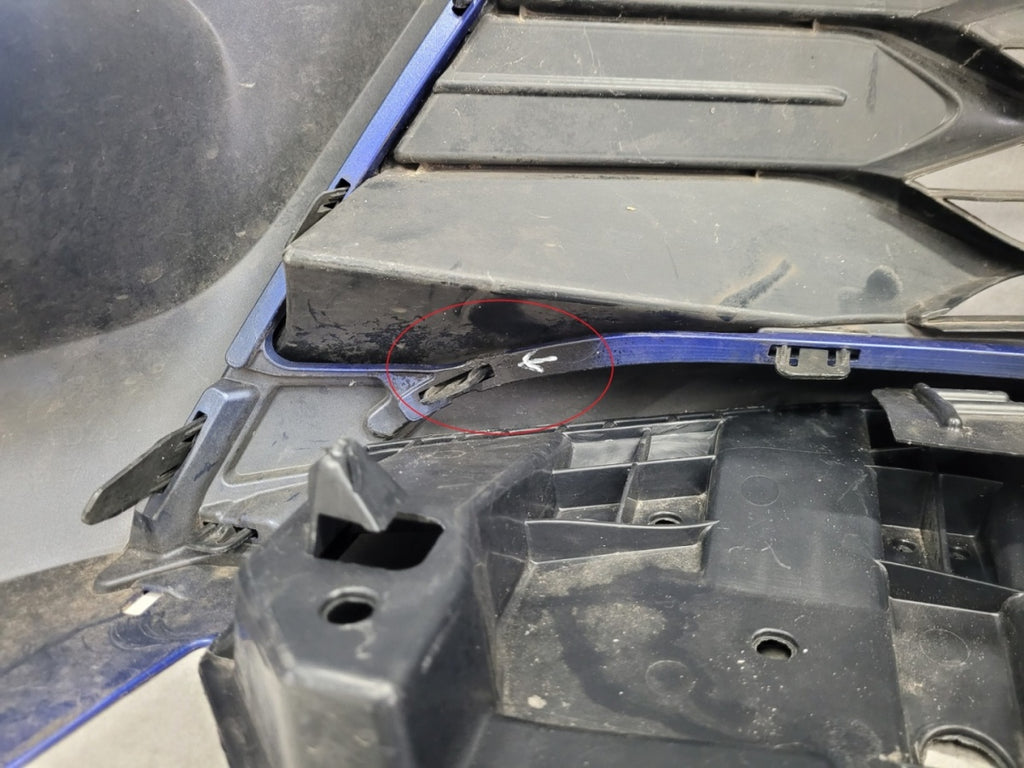 Prednji branik Toyota Yaris 3 III Lift 17-