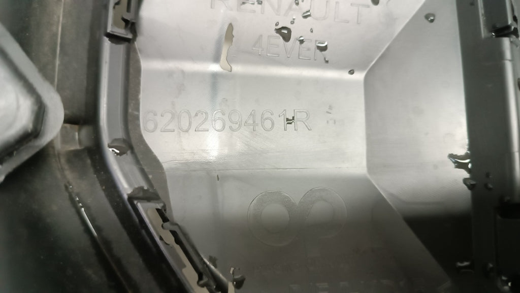 Prednji branik Renault IV 4 E Tech 25-
